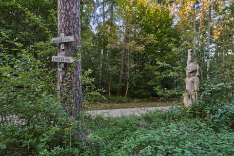 Gemeinde Altötting Landkreis Altötting Forst Wegweiser am Fürstenweg (Dirschl Johann) Deutschland AÖ